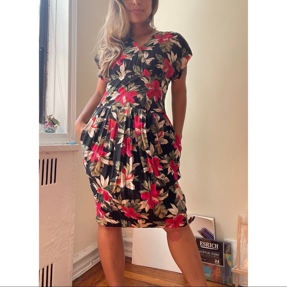 Vintage Floral Back Button Up Dress ~ Size 5/6